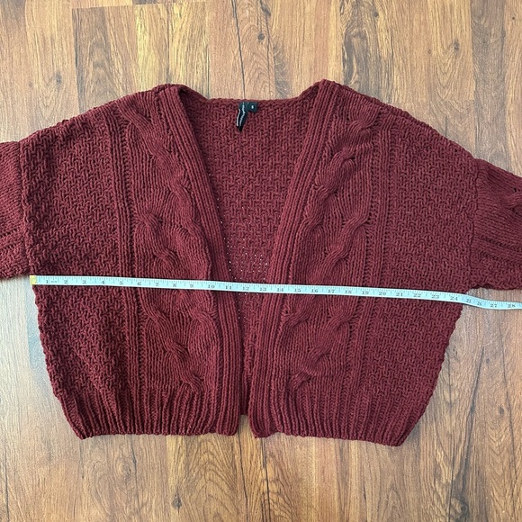 moon & madison Burgundy (or maroon) Cable-Knit Cropped Cardigan. - Picture 8 of 12